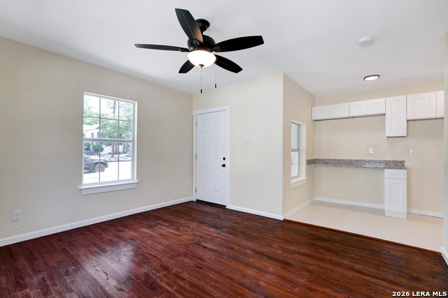 Image 36 of 46 For 834 W Russell Pl