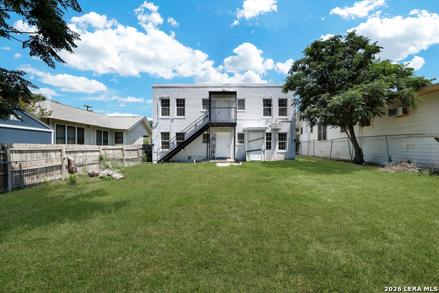 Image 45 of 46 For 834 W Russell Pl