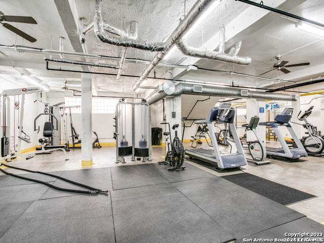 Image 7 of 24 For 831 Flores  2212