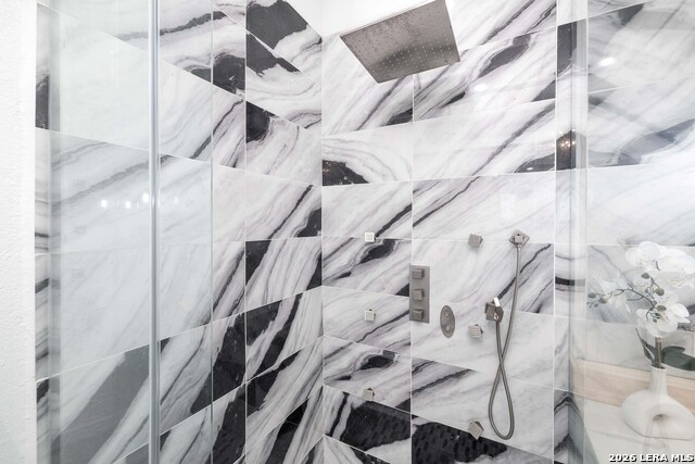 Image 18 of 29 For 9263 Cinchona Trl