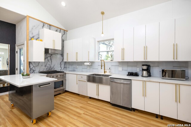 Image 6 of 29 For 9263 Cinchona Trl