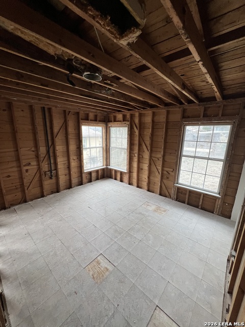 Image 10 of 24 For 431 Glenview E