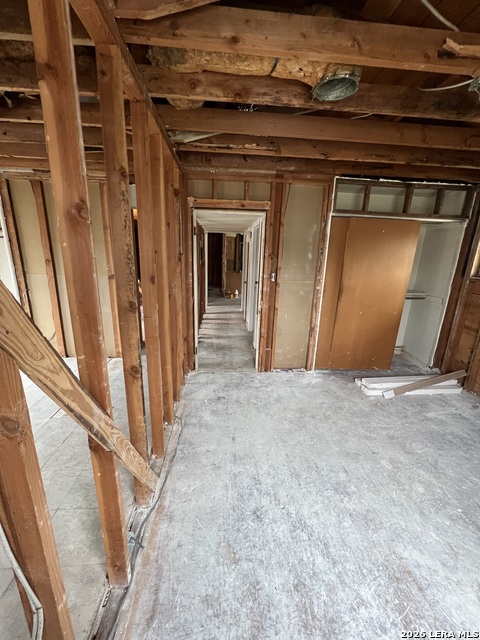 Image 12 of 24 For 431 Glenview E