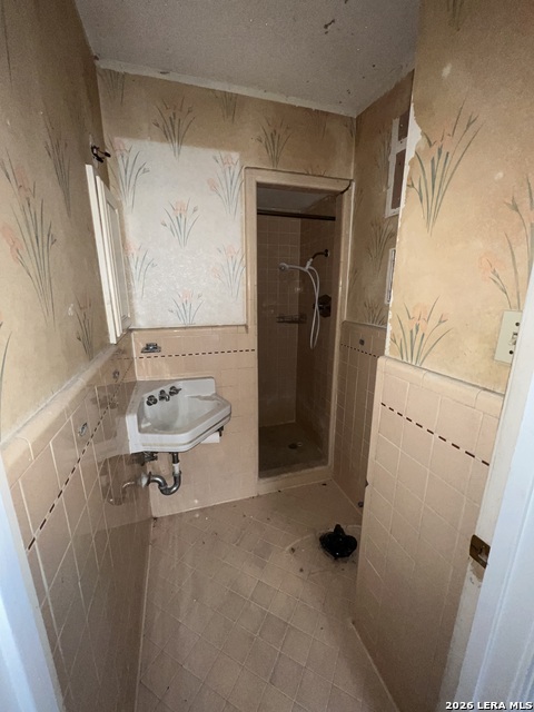 Image 15 of 24 For 431 Glenview E