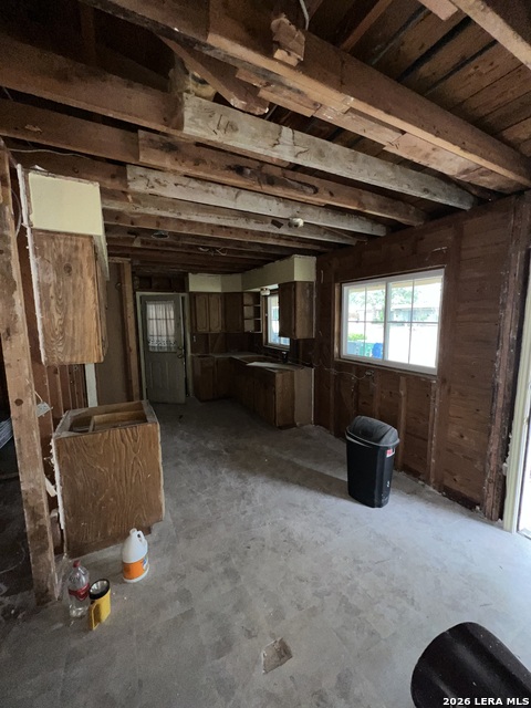 Image 16 of 24 For 431 Glenview E