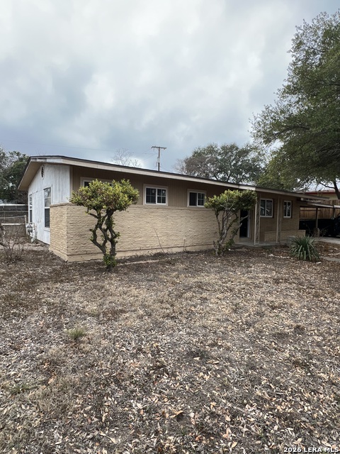 Image 2 of 24 For 431 Glenview E