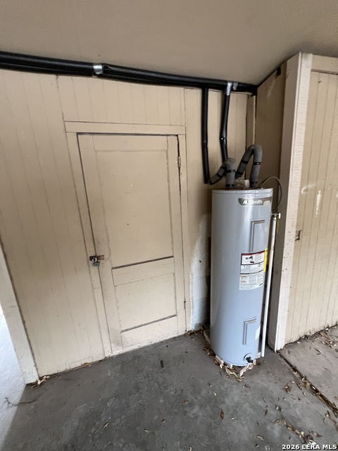 Image 21 of 24 For 431 Glenview E