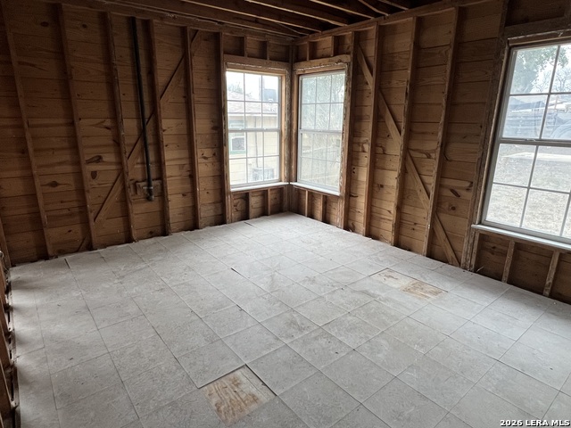 Image 5 of 24 For 431 Glenview E