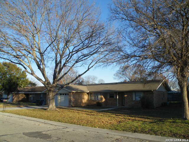 Image 6 of 33 For 1420 Pams Path