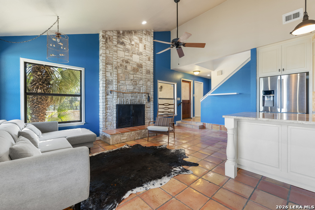 Image 2 of 50 For 26938 Karsch