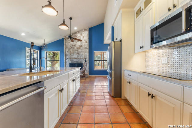 Image 27 of 50 For 26938 Karsch