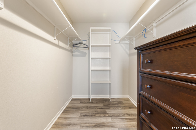 Image 33 of 50 For 26938 Karsch