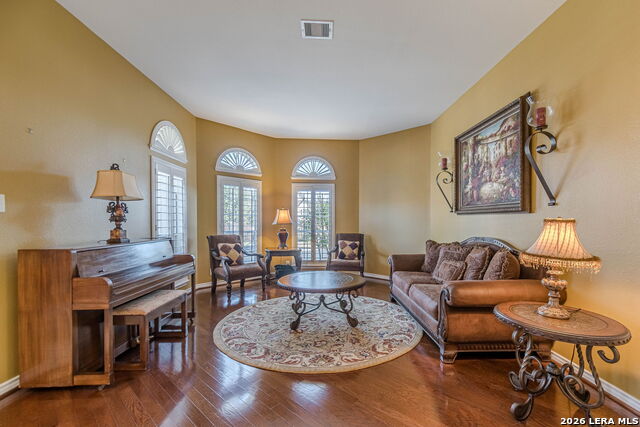 Image 11 of 97 For 8416 Monument Oak