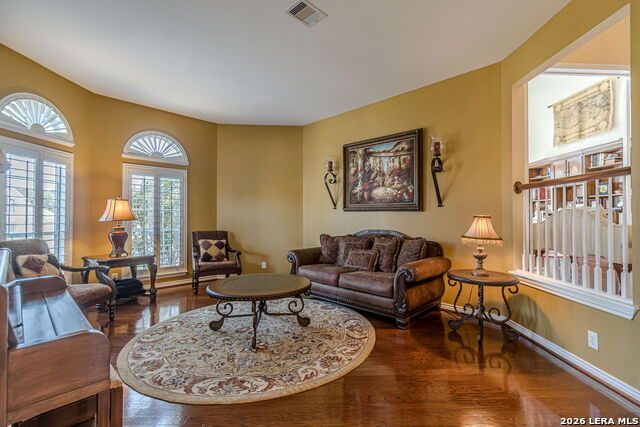 Image 12 of 97 For 8416 Monument Oak