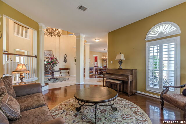 Image 14 of 97 For 8416 Monument Oak