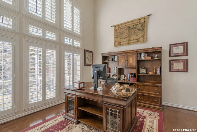 Image 24 of 97 For 8416 Monument Oak