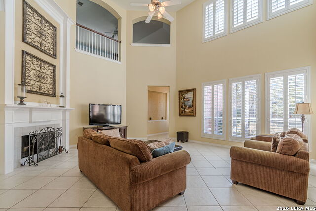 Image 28 of 97 For 8416 Monument Oak