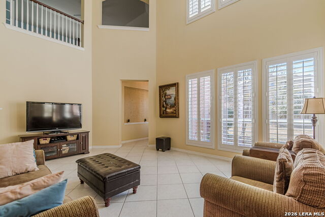 Image 29 of 97 For 8416 Monument Oak