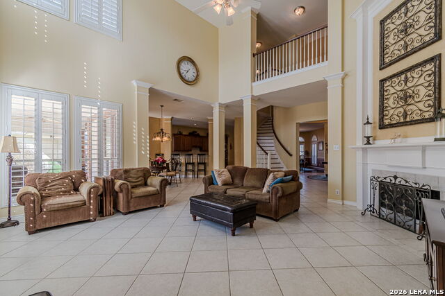 Image 31 of 97 For 8416 Monument Oak