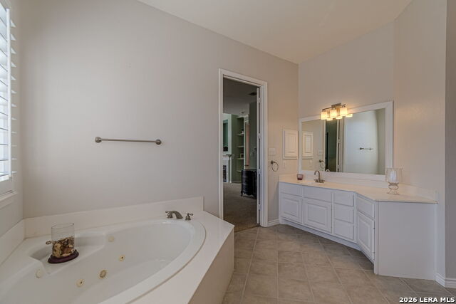 Image 52 of 97 For 8416 Monument Oak