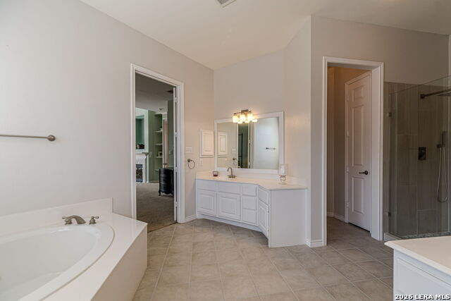 Image 56 of 97 For 8416 Monument Oak