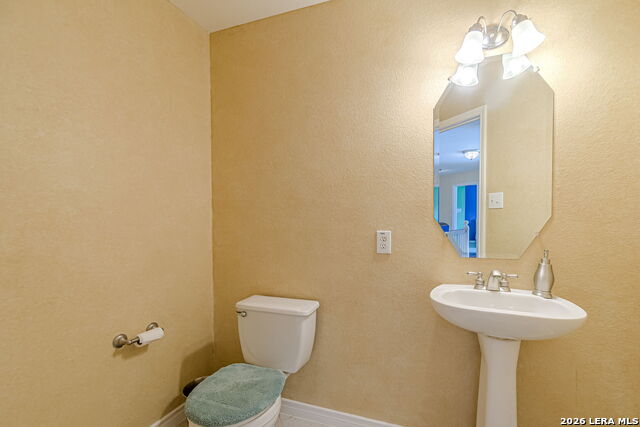 Image 63 of 97 For 8416 Monument Oak