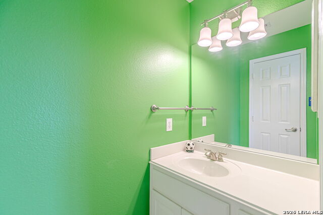 Image 68 of 97 For 8416 Monument Oak