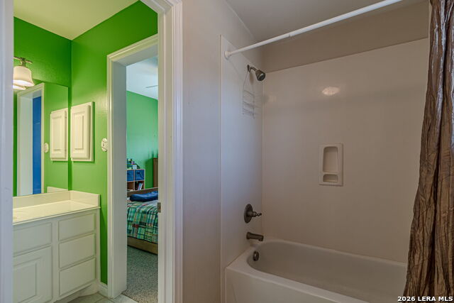 Image 70 of 97 For 8416 Monument Oak