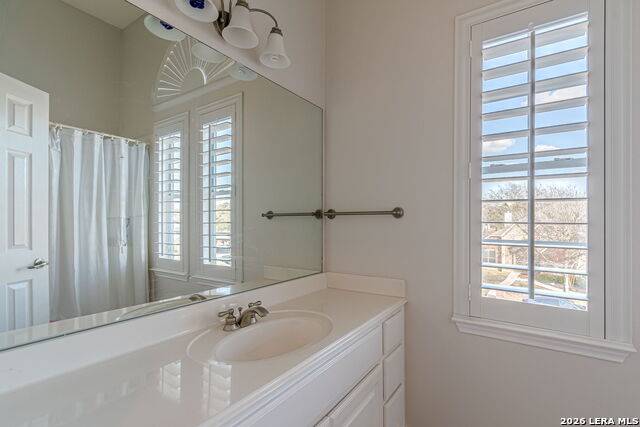 Image 79 of 97 For 8416 Monument Oak