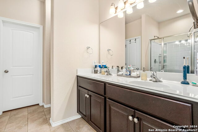 Image 16 of 27 For 11019 Pomona Park