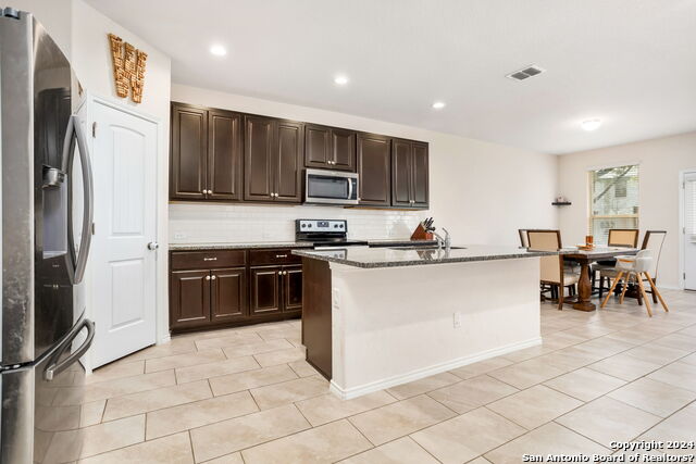 Image 6 of 27 For 11019 Pomona Park