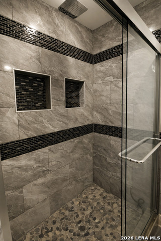 Image 10 of 18 For 2231 Waverly Ave