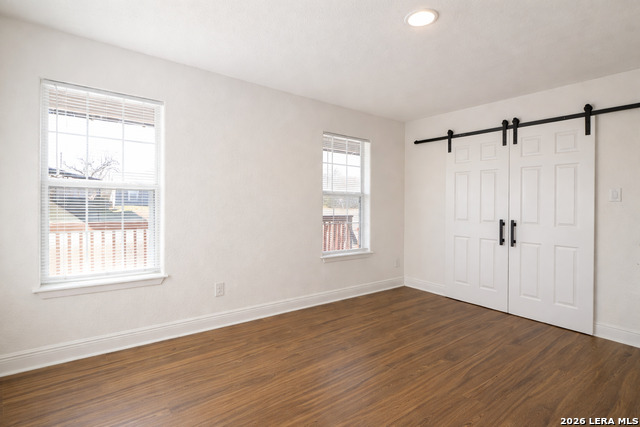 Image 12 of 18 For 2231 Waverly Ave