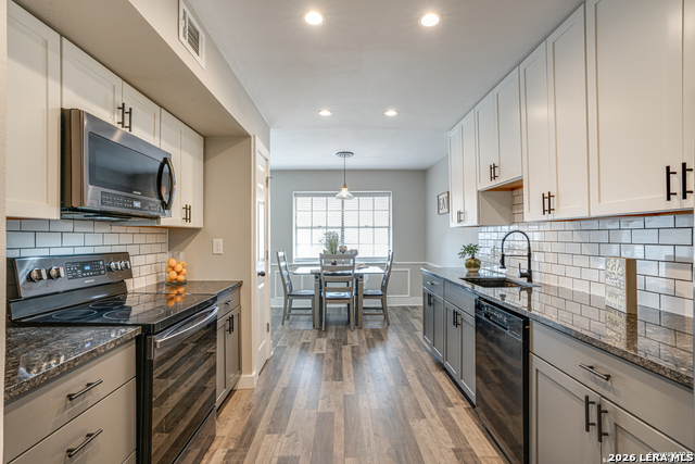 Image 10 of 19 For 7500 Callaghan Road  218