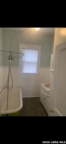 Listing photo id 3 for 210 Arsenal  1