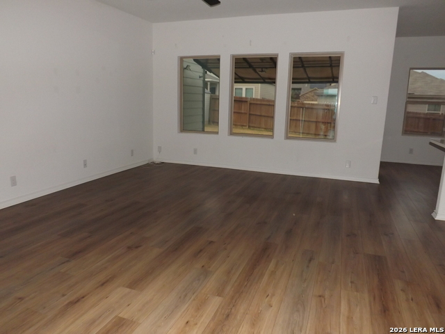 Image 4 of 22 For 6835 Alaskan Way