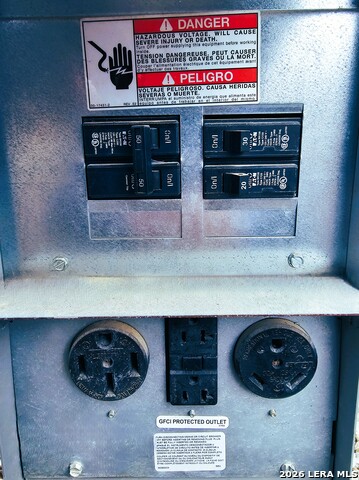 Image 12 of 32 For 605 Lakeshore Ln