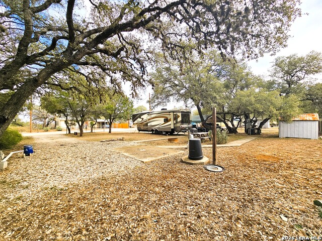 Image 16 of 32 For 605 Lakeshore Ln