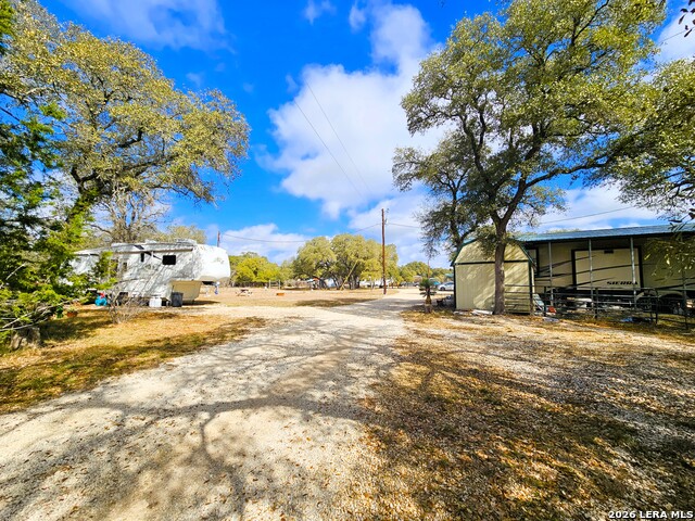 Image 27 of 32 For 605 Lakeshore Ln