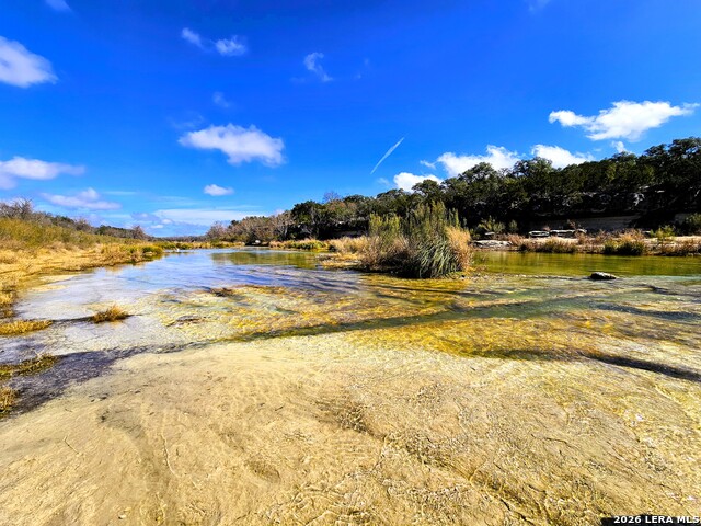 Image 3 of 32 For 605 Lakeshore Ln