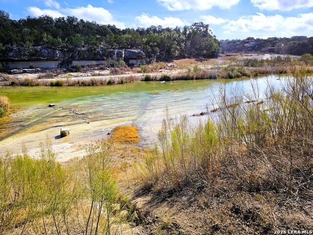 Image 30 of 32 For 605 Lakeshore Ln