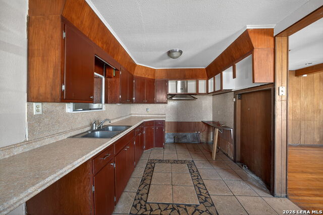 Image 10 of 50 For 843 Hoover Ave