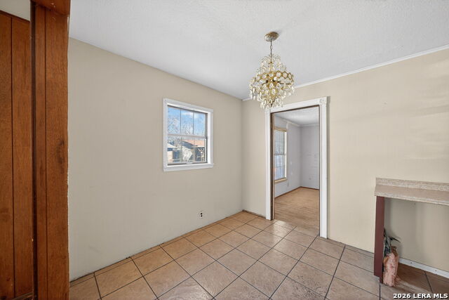 Image 11 of 50 For 843 Hoover Ave