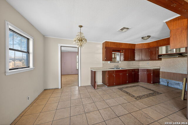 Image 12 of 50 For 843 Hoover Ave