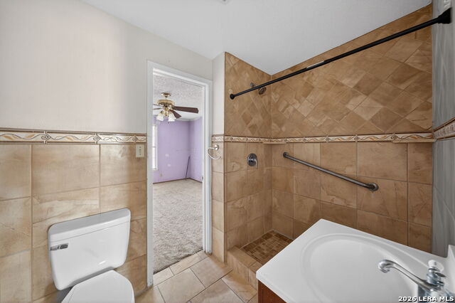 Image 20 of 50 For 843 Hoover Ave