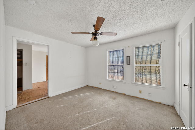 Image 27 of 50 For 843 Hoover Ave