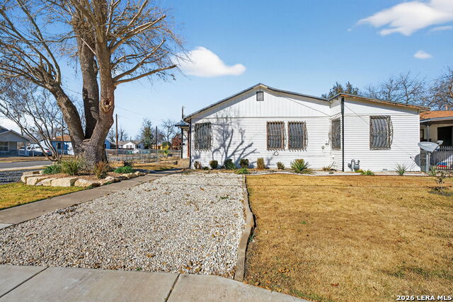 Image 3 of 50 For 843 Hoover Ave