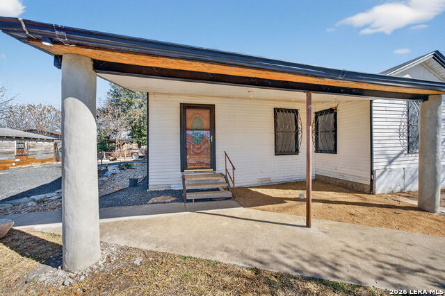 Image 30 of 50 For 843 Hoover Ave