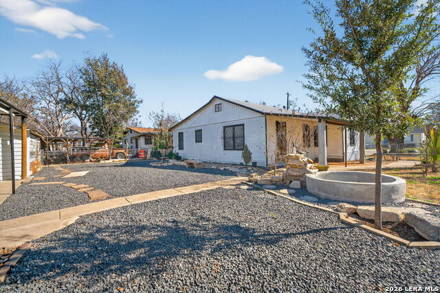 Image 36 of 50 For 843 Hoover Ave