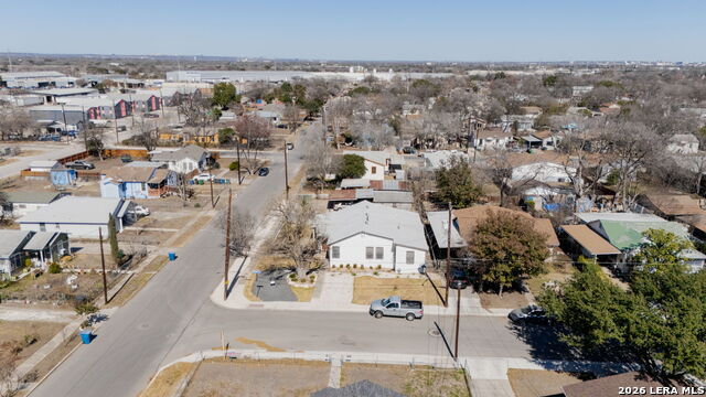 Image 46 of 50 For 843 Hoover Ave